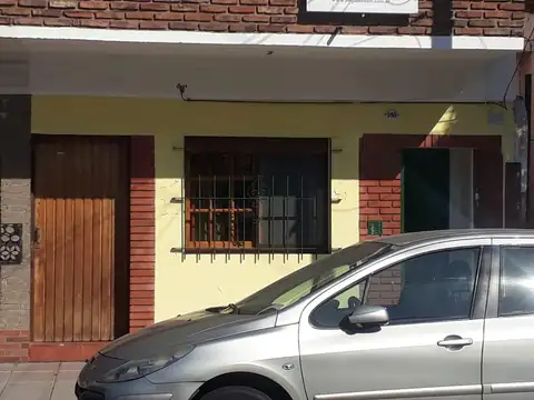 PH 2 ambientes 1º piso al frente.