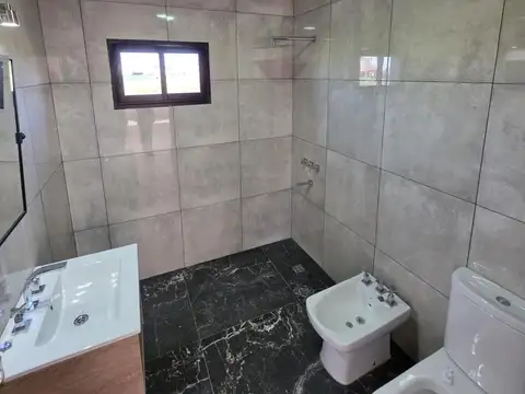 Casa en venta en Funes Norte | 2 dormitorios | Terreno de 502,32 m² | Excelente calidad constructiva