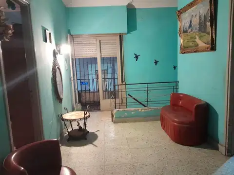 Casa en venta - 2 Dormitorios 1 Baño - Local - 500Mts2 - Lanús