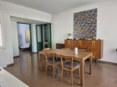 Casa 5 ambientes con 4 baños