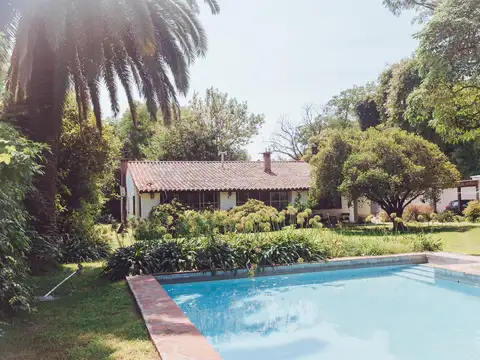 Casa en Venta con 4 cocheras