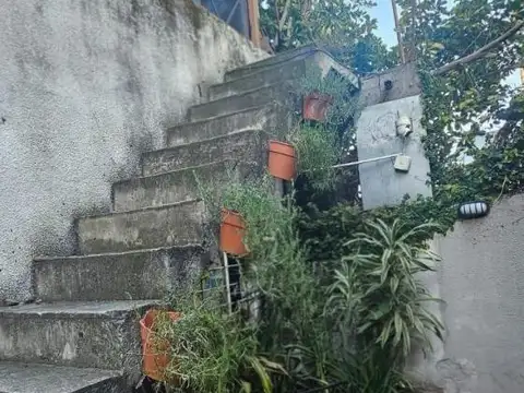 Depto Tipo Casa 7 ambientes con 2 baños