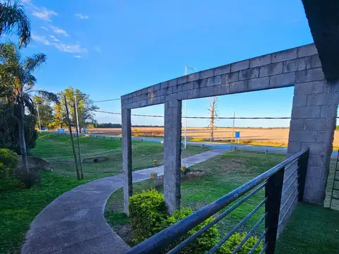 Casa en Alquiler con 1 cochera
