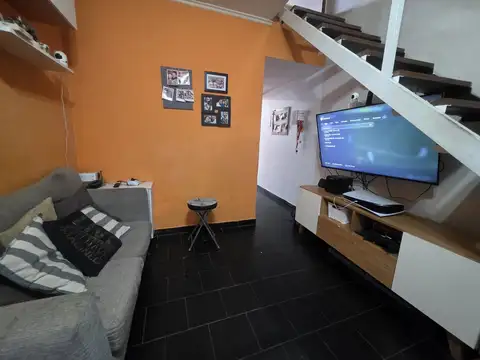 Depto Tipo Casa en Venta de 3 ambientes
