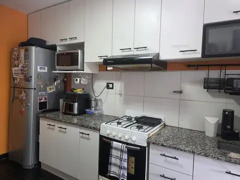 Depto Tipo Casa 3 ambientes con 2 baños