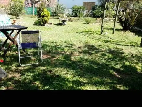 Casa de 3 amb. c/amplio parque (Mar del Tuyu)