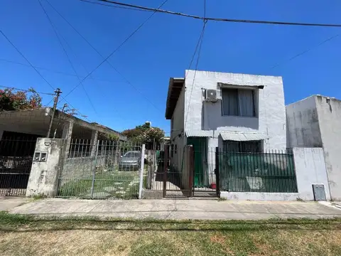 VENTA CASA 3 AMB + 2 DUPLEX 2 AMB - JOSE C PAZ