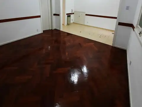 Oficina en Alquiler al Este
