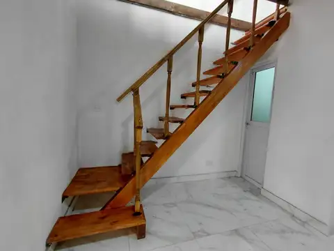 Depto Tipo Casa 2 ambientes con 1 baño