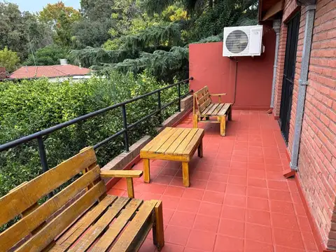 Casa 6 ambientes con 4 baños