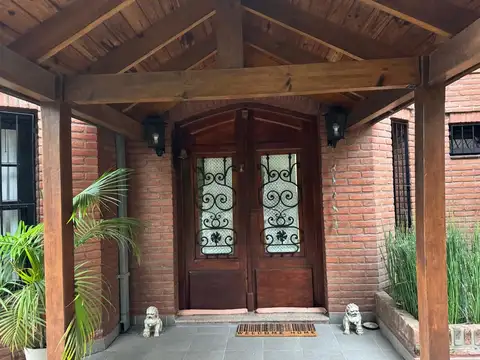 Casa en Venta en Barrio Parque Leloir, USD 580.000