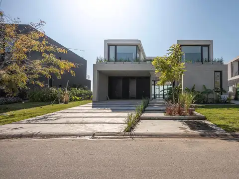 Casa en Alquiler de 5 dormitorios