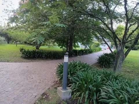 Ayacucho  al 400 Barrio Los Pinos R 8 ,Km 72 Exaltación de la Cruz. Pcia .Bs.As