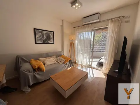 Avenida Comodoro Martín Rivadavia 1600