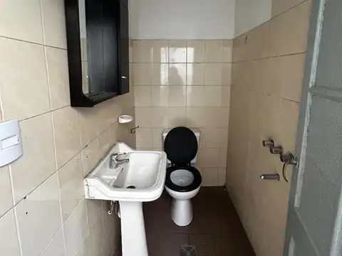 pH 2 amb y 1/2 en planta baja lateral sin exp