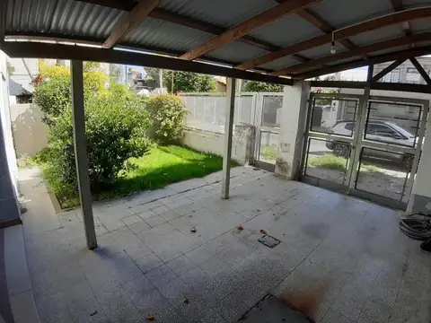 Depto Tipo Casa en Alquiler en Villa Ballester, $ 950.000