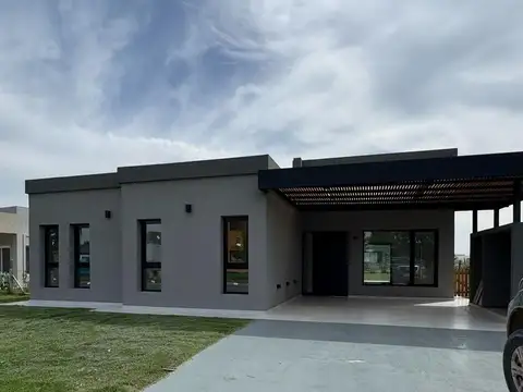Casa en Alquiler de 3 dormitorios