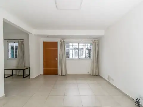 VENTA. DEPARTAMENTO. 2 AMBIENTES. TERRAZA. QUILMES.