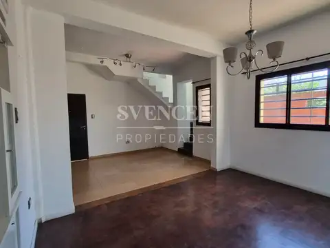 Casa 5 ambientes con 4 baños