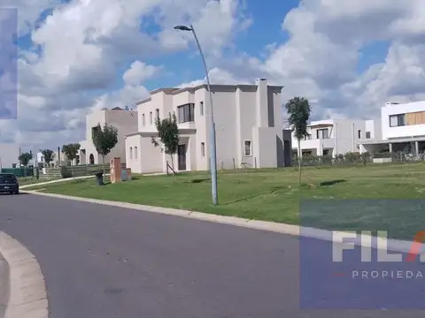 Terreno en Venta 20  mts Frente