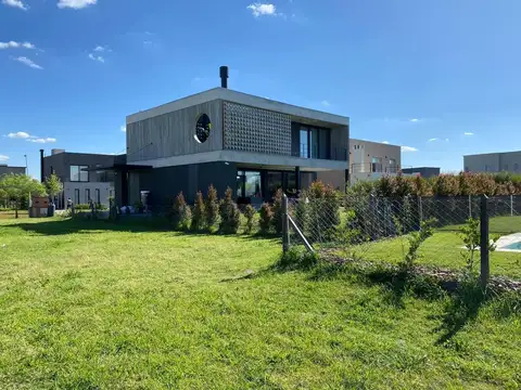 Casa en Venta en Acacias Blancas, USD 67.000