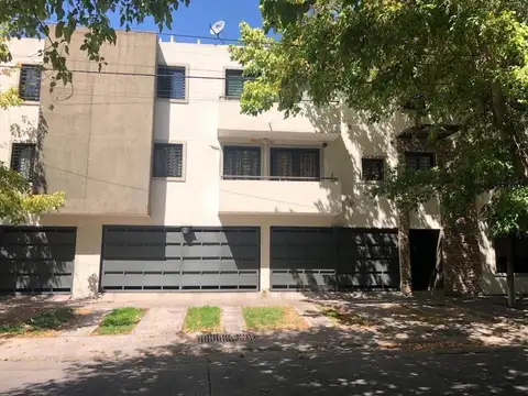 DEPARTAMENTO DOS DORMITORIOS CON COCHERA EN ALQUILER – CERCA PALMARES - GODOY CRUZ