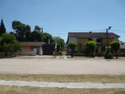 Casa 2 ambientes con 1 baño