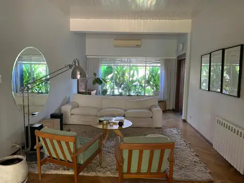 Casa 6 ambientes con 4 baños