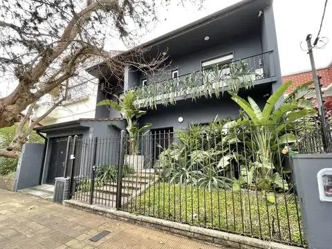 Divina casa en alquiler temporal en La Lucila, a dos cuadras de la estación y el centro comercial.