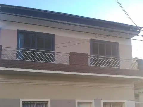 Depto Tipo Casa en Venta de 5 dormitorios