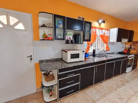 Depto Tipo Casa en Venta en Isidro Casanova, USD 65.000