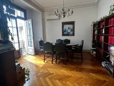 VENTA – DEPARTAMENTO DE 5 AMBIENTES CON ESTILO EN MONSERRAT