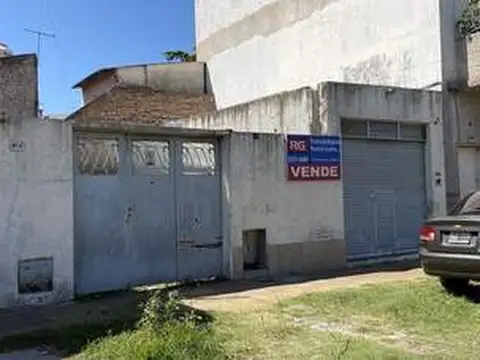 Local con terreno PH al frente 