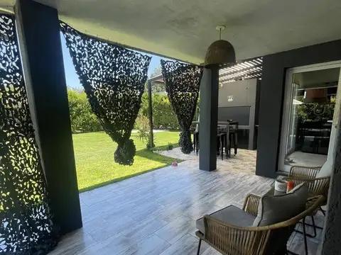 Casa en venta - 4 dormitorios 3 baños - Tigre