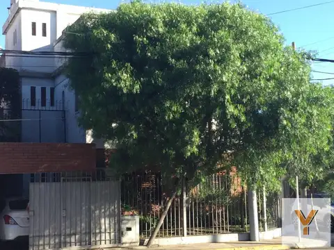 Casa en venta - 4 Dormitorios 2 Baños - Cochera - 310Mts2 - Villa Sarmiento, Morón