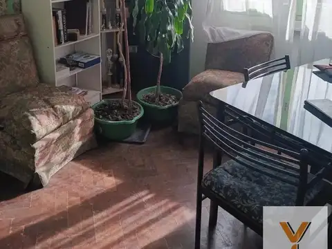 Constitución e/ San Jose y Santiago del Estero