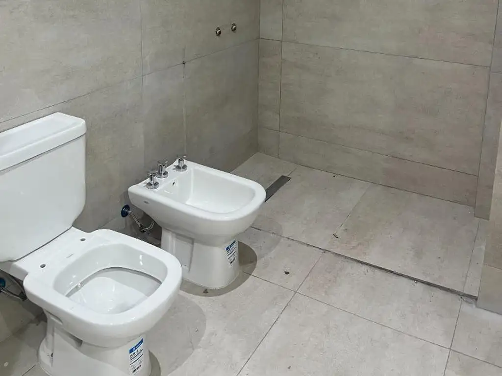 Adrogue inmejorable ubicación semipisos en construcción  - Foto 16