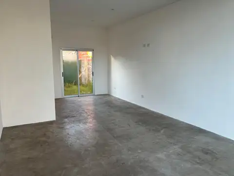 Local en Alquiler en Manuel B Gonnet, $ 560.000