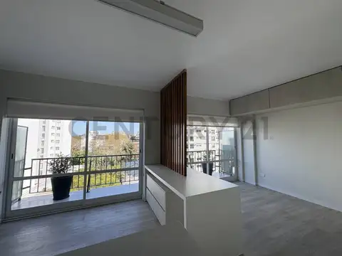 Venta Monoambiente totalmente refaccionado a nuevo con balcón corrido y vista ab