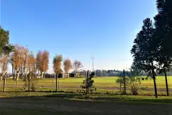 Actividades deportivas futbol, voley, tenis en el Barrio cerrado, Barrio Parque Peró
