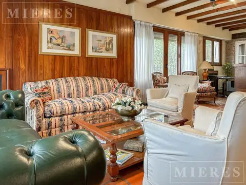 Casa 5 ambientes con 3 baños