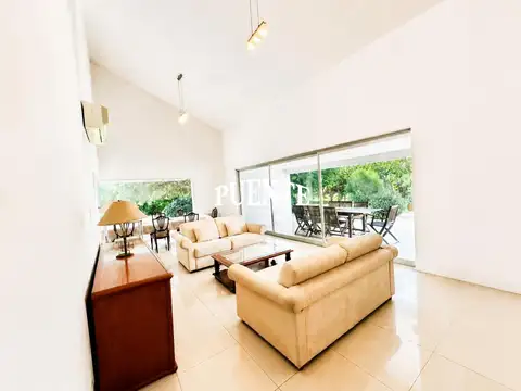 Casa en Venta en Saint Thomas Sur - Toda en Planta Baja
