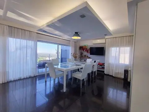 Casa en Venta en Cinco Lomas, USD 449.999