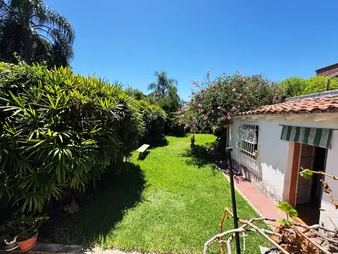 Casa en Venta con 3 cocheras
