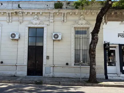 Ituzaingo  al 900