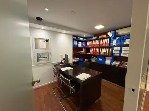 Oficina en Venta con 1 cochera