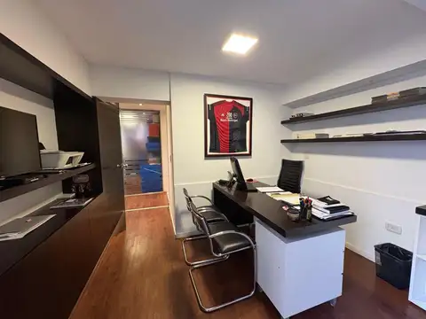 Oficina con cochera en venta en Ituzaingo e Italia, Rosario