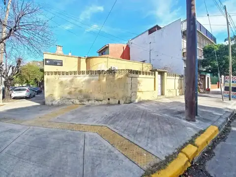 Venta Casa 3 Ambientes con Patio en Parque Avellaneda