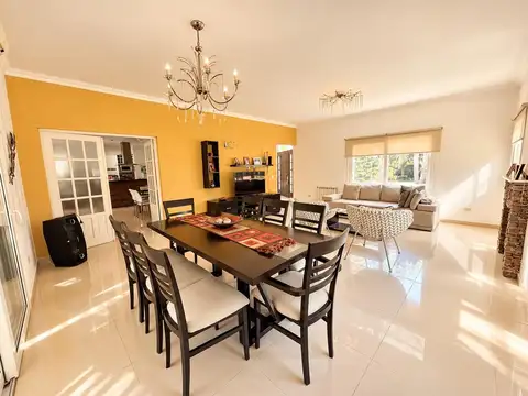 CASA EN VENTA EN WESTON 5 AMBIENTES | LOTE CENTRAL