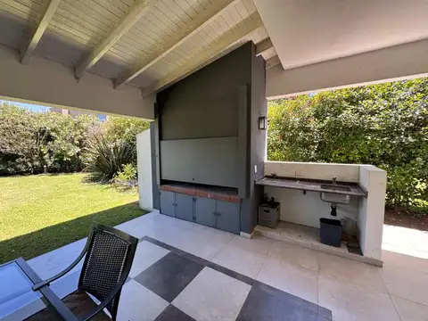 Excelente casa en Weston en venta - 4 dormitorios